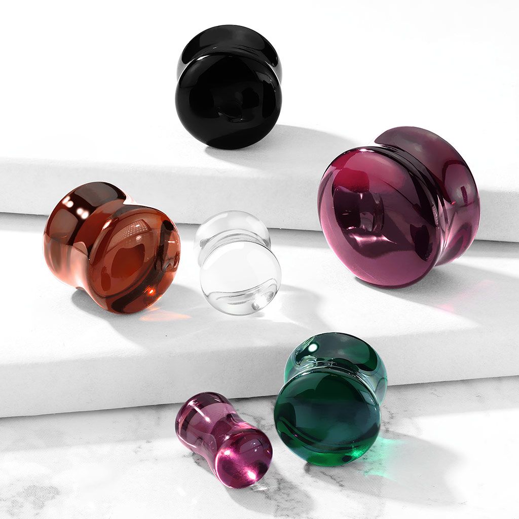 Plugs no stikla dažādās krāsu variācijās