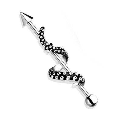 Industriālais pīrsings ar harpūnu un taustekli