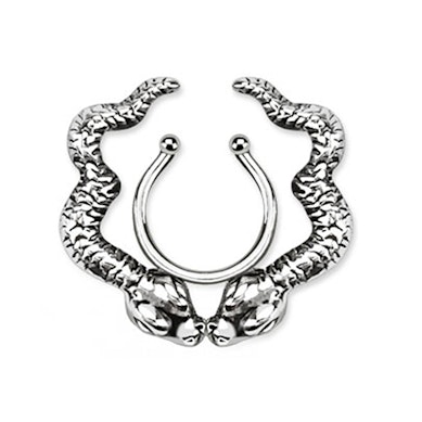 Viltus krūtsgala pīrsings jeb krūtsgala vairogs ar čūskām