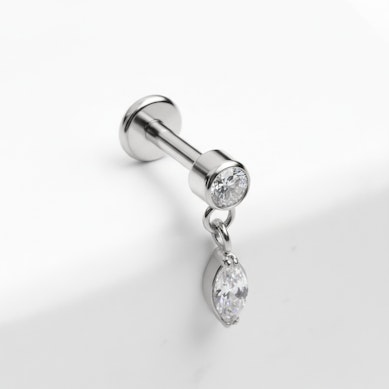 Labrete no titāna ar marķīzes slīpējuma kristāla kulonu