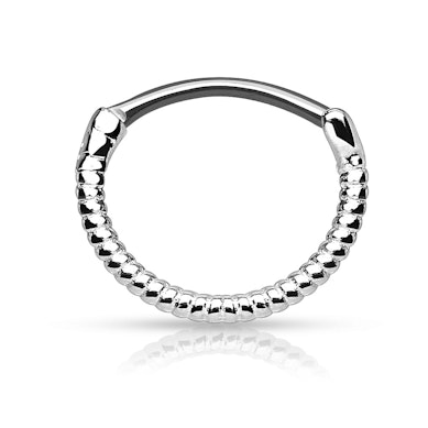 Septum pīrsings ar virves dizainu