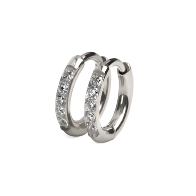 Titāna huggie pīrsingu gredzenu pāris ar akmentiņiem
