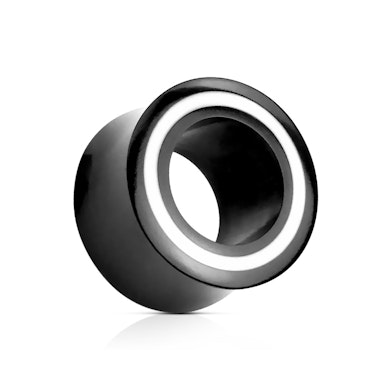 Tunelis melnā krāsā ar baltu gredzenu izgatavotu no kaula