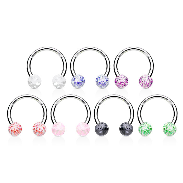 Pakaviņš ar spīdumiem pārklātām bumbiņām