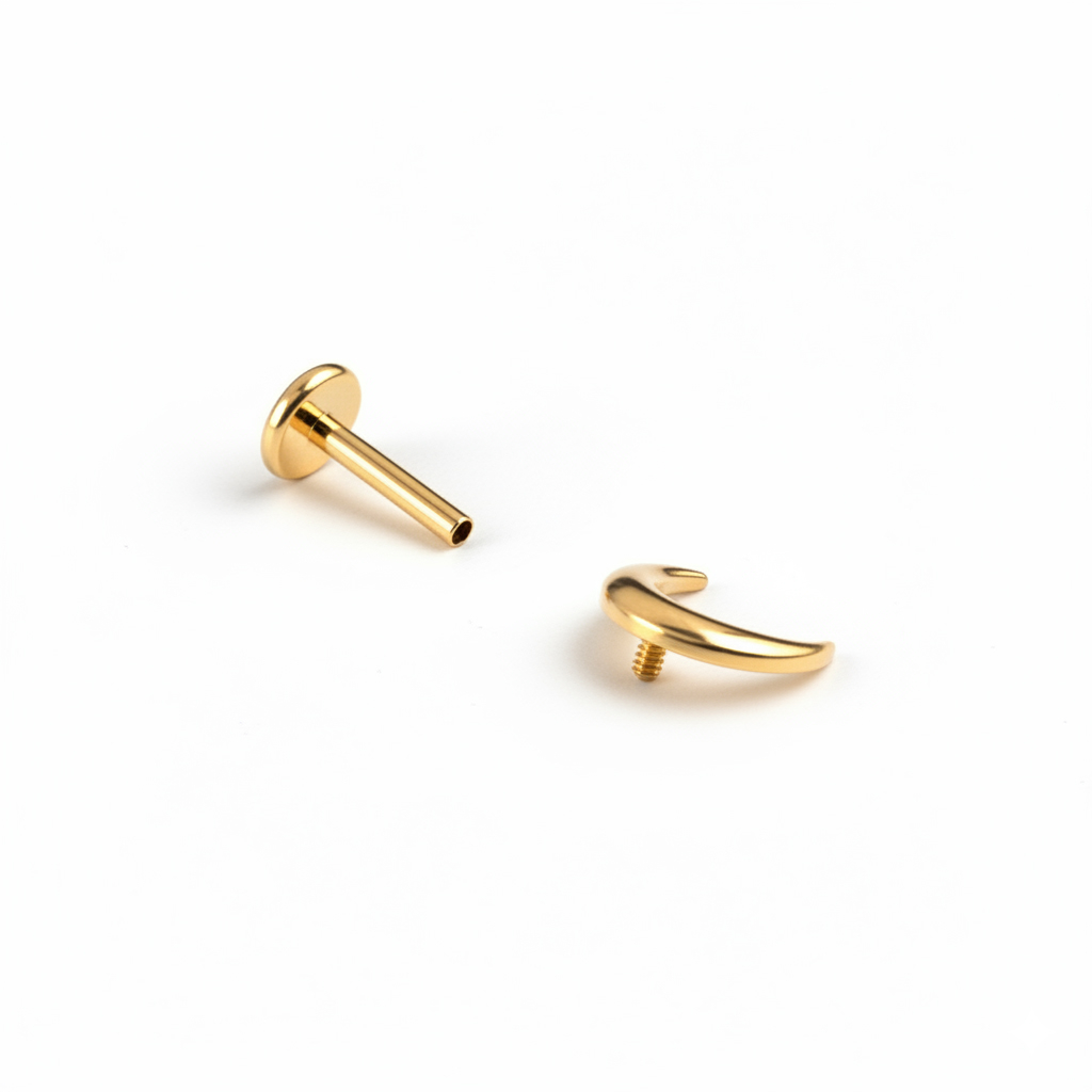 Pusmēness formas labrete no titāna