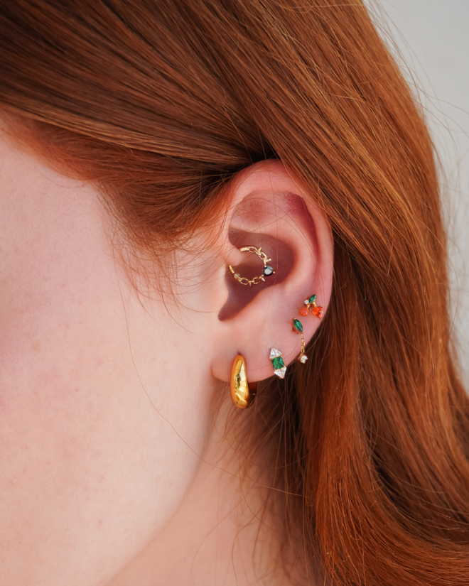 Ķirša formas labrete ar krāsainiem akmentiņiem