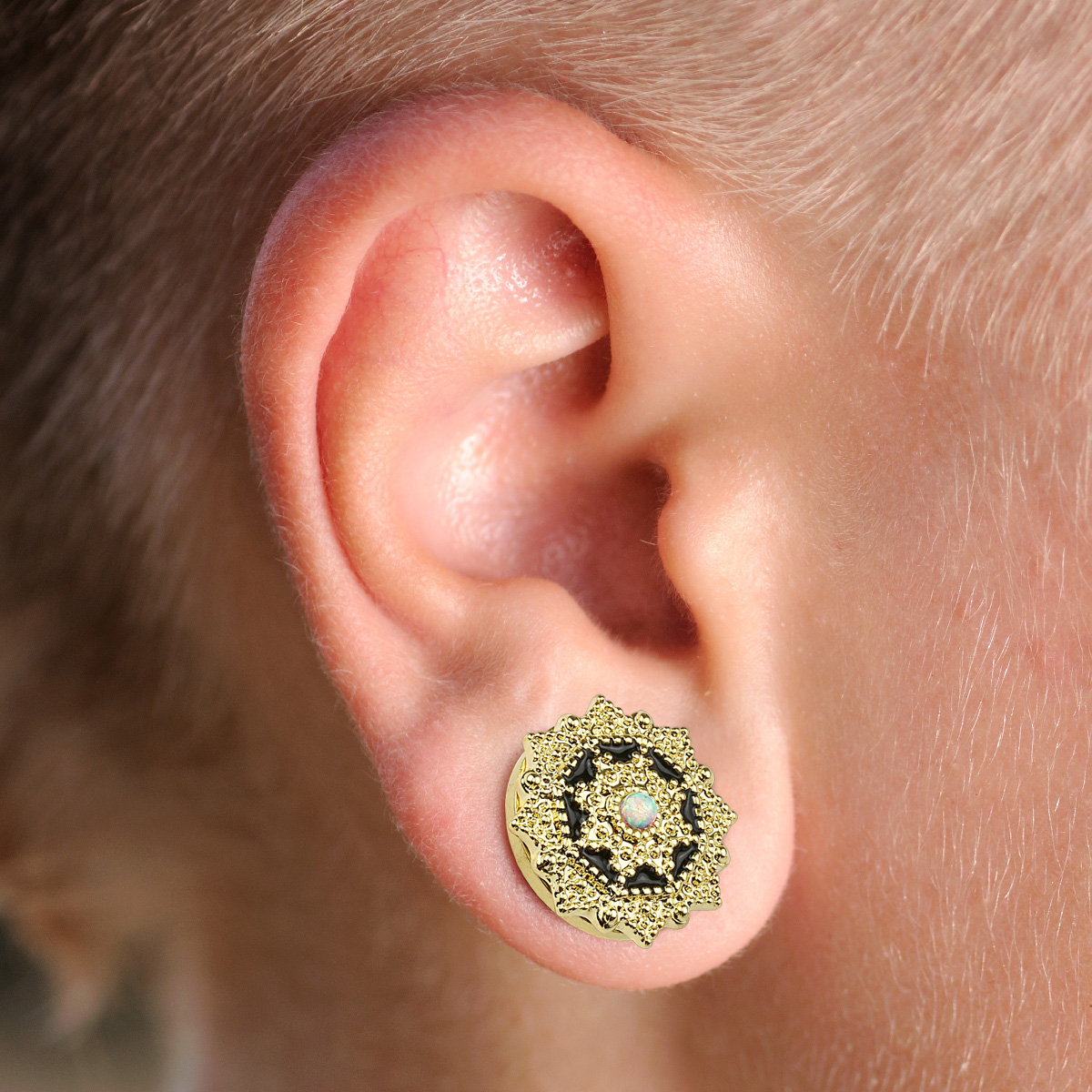 Plugs ar detalizētu priekšpusi un opāla akmeni