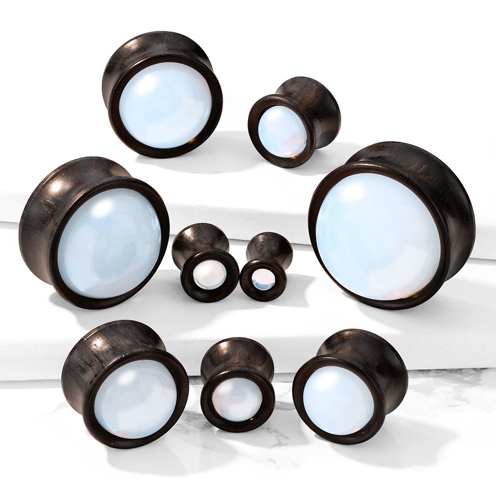Plugs no koka ar uz āru izliektu opalītu