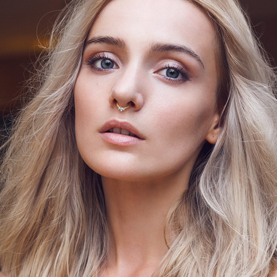 Pīrsinga gredzens ar eņģīti no 14K zelta un marķīzes akmeņiem