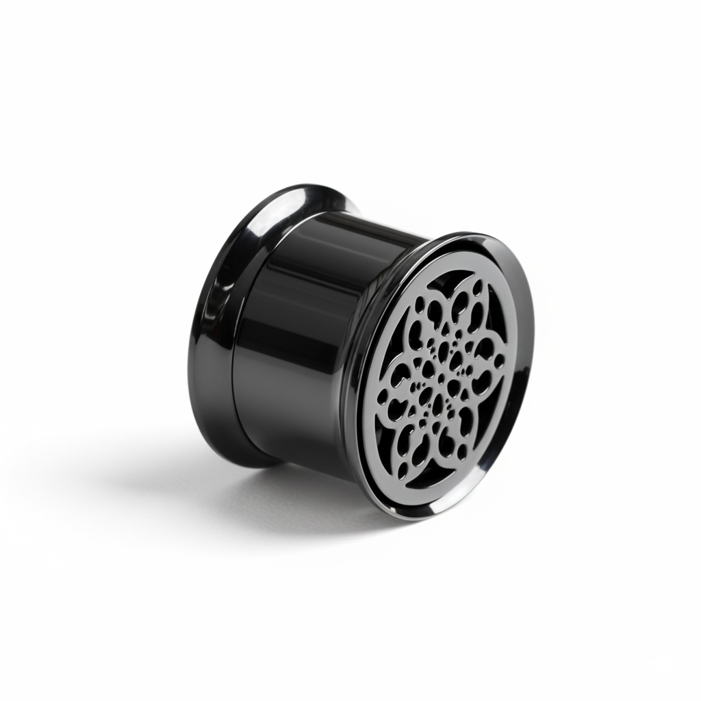 Filigrāns tunelis ar zieda motīvu