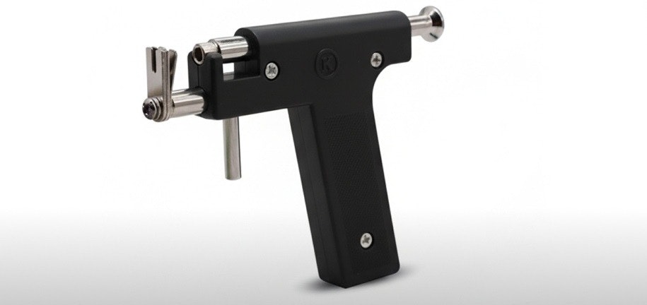 Ķermeņa Pīrsinga Adata Vai Pīrsingu Pistole Ķermeņa Pīrsinga Adata Vai Pīrsingu Pistole