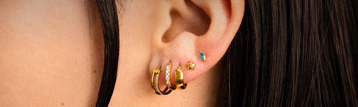 Titāna Helix Pīrsings.jpg