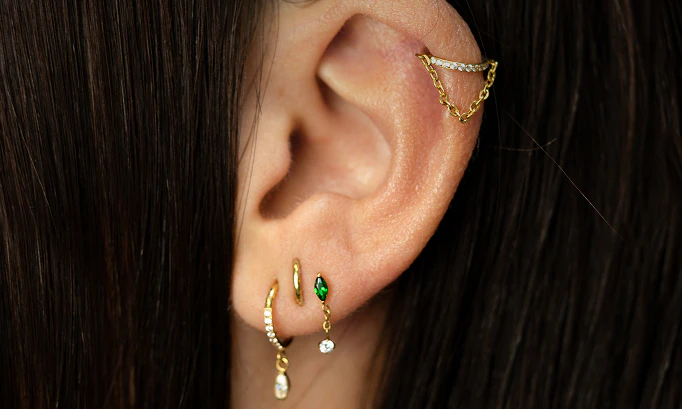 Titāna helix pīrsingu rotas